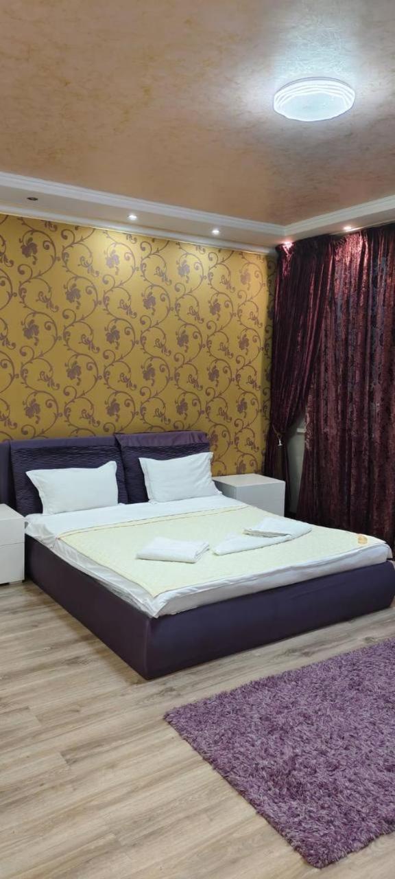 Nurly Tau 2Room Apartments Almaty Esterno foto
