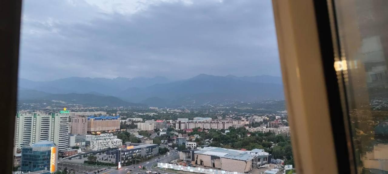 Nurly Tau 2Room Apartments Almaty Esterno foto