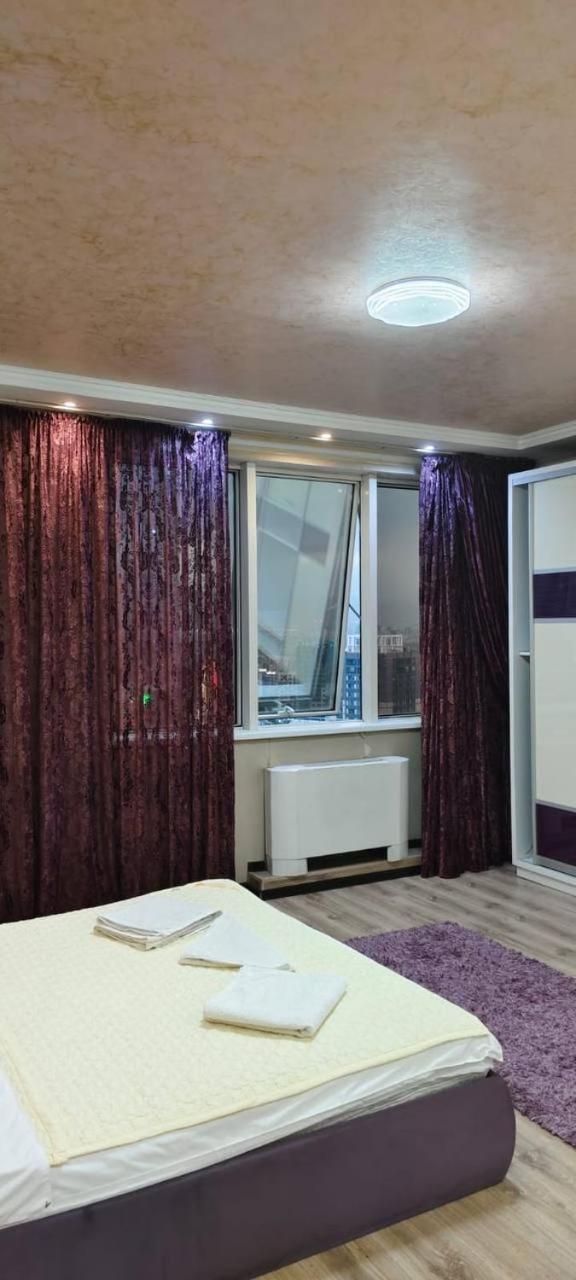 Nurly Tau 2Room Apartments Almaty Esterno foto