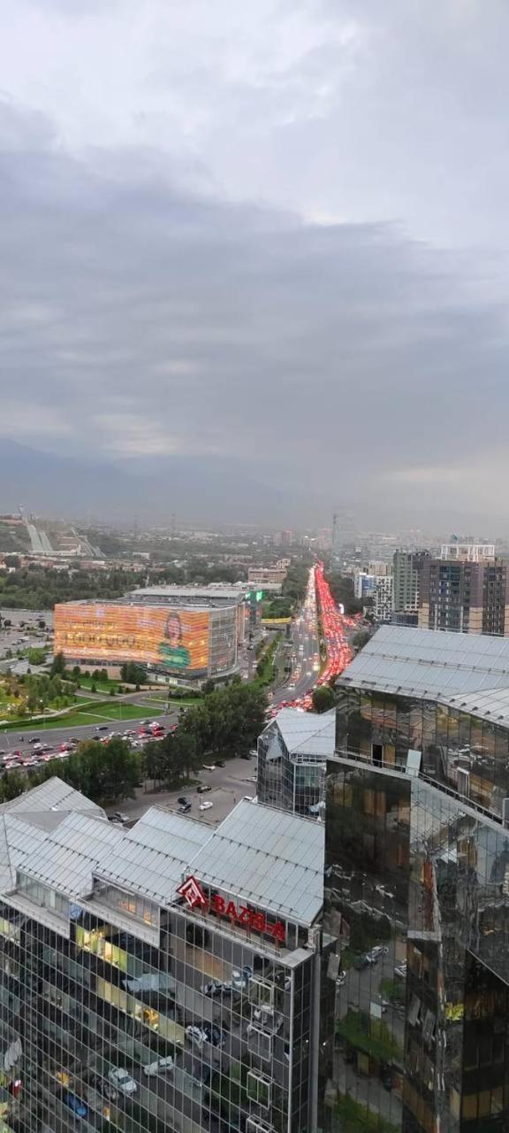 Nurly Tau 2Room Apartments Almaty Esterno foto